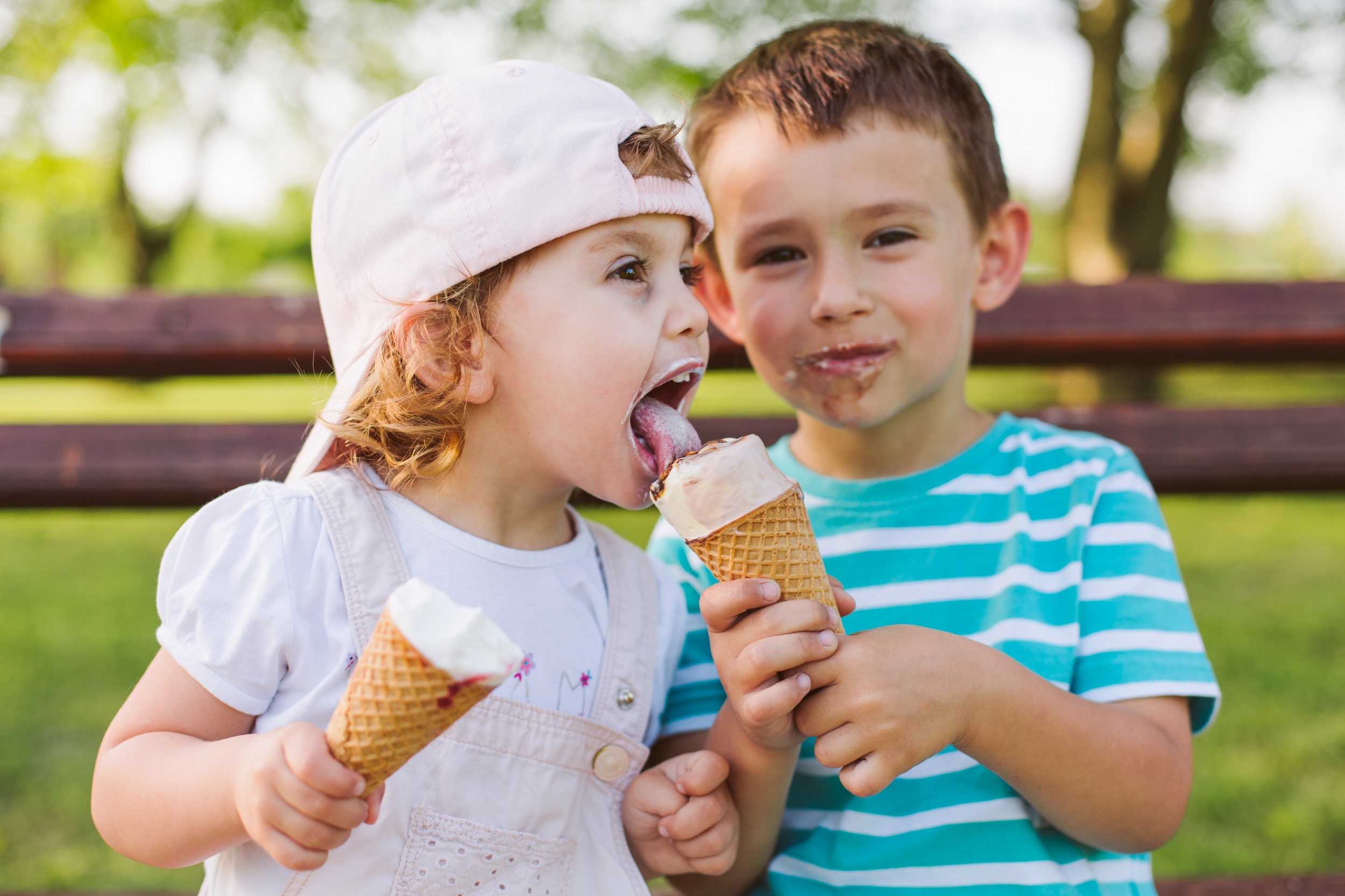Two kids eating icecream
